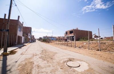 VENTA DE TERRENO EN URBANIZACIÓN FRENTE A LA UCV - CARRETERA PIMENTEL